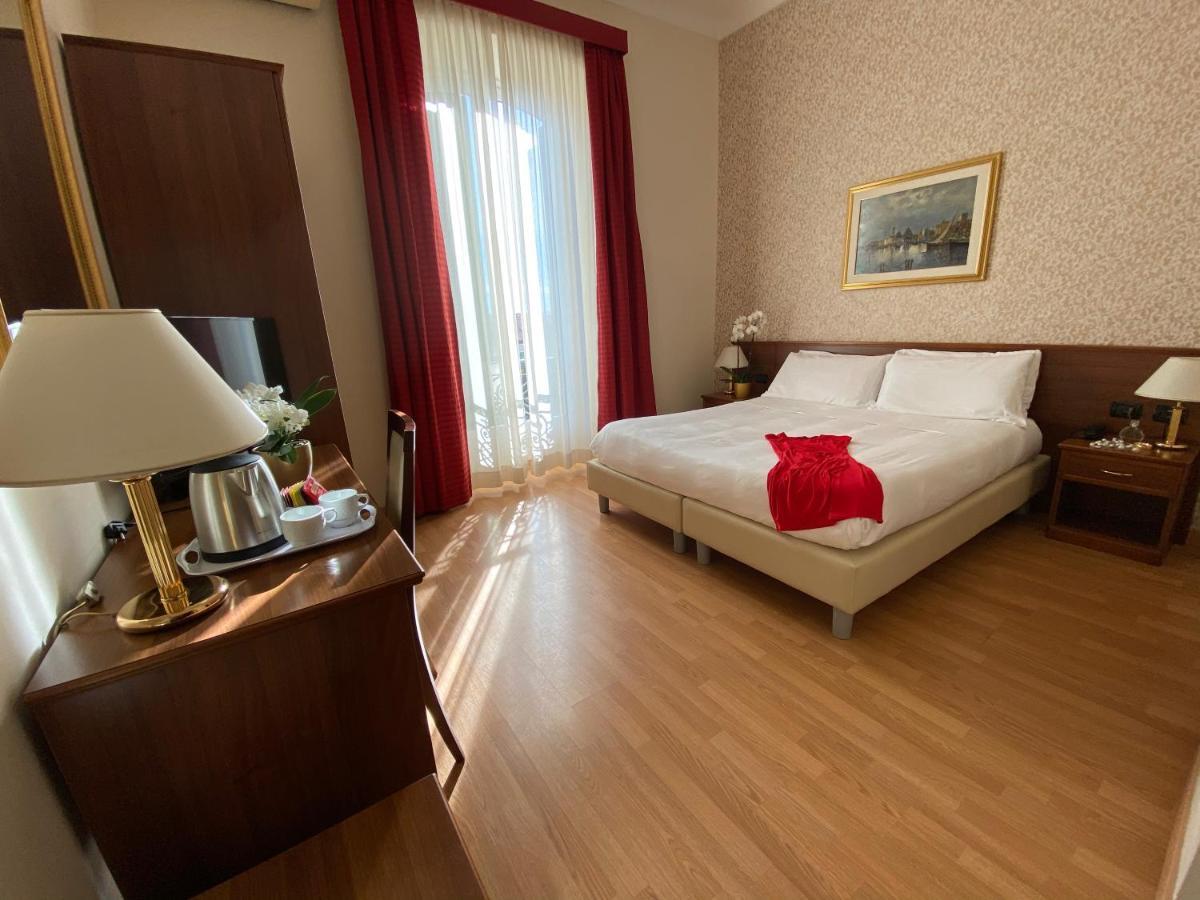 Hotel Eletto Санремо Екстер'єр фото