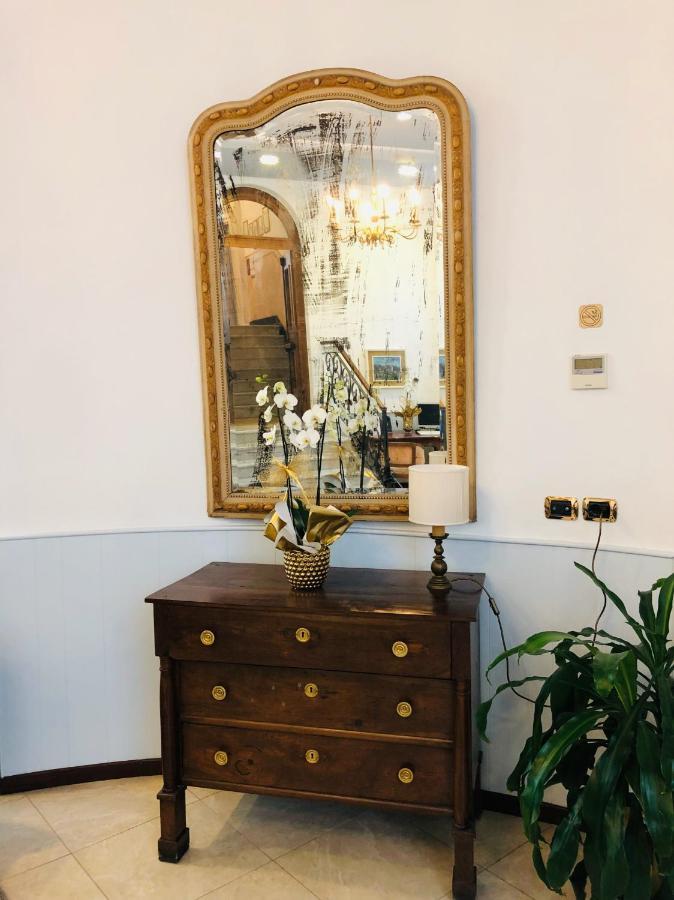 Hotel Eletto Санремо Екстер'єр фото