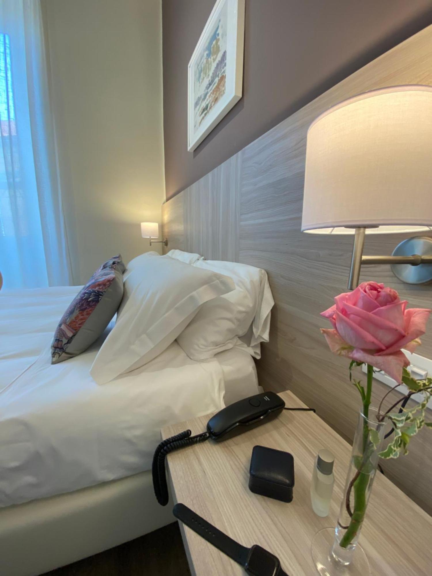 Hotel Eletto Санремо Номер фото